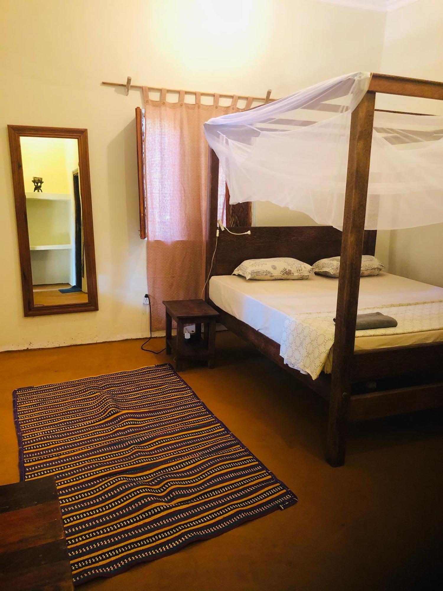 Guest house Casa Umoja 3*