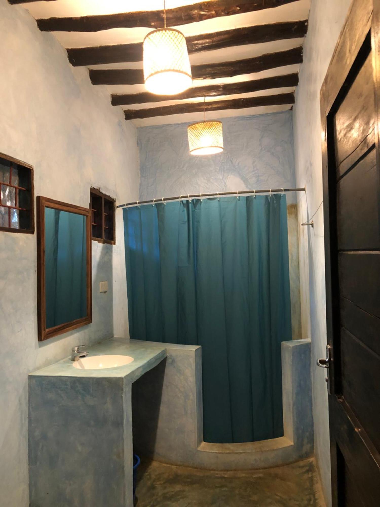 Guest house Casa Umoja 3*